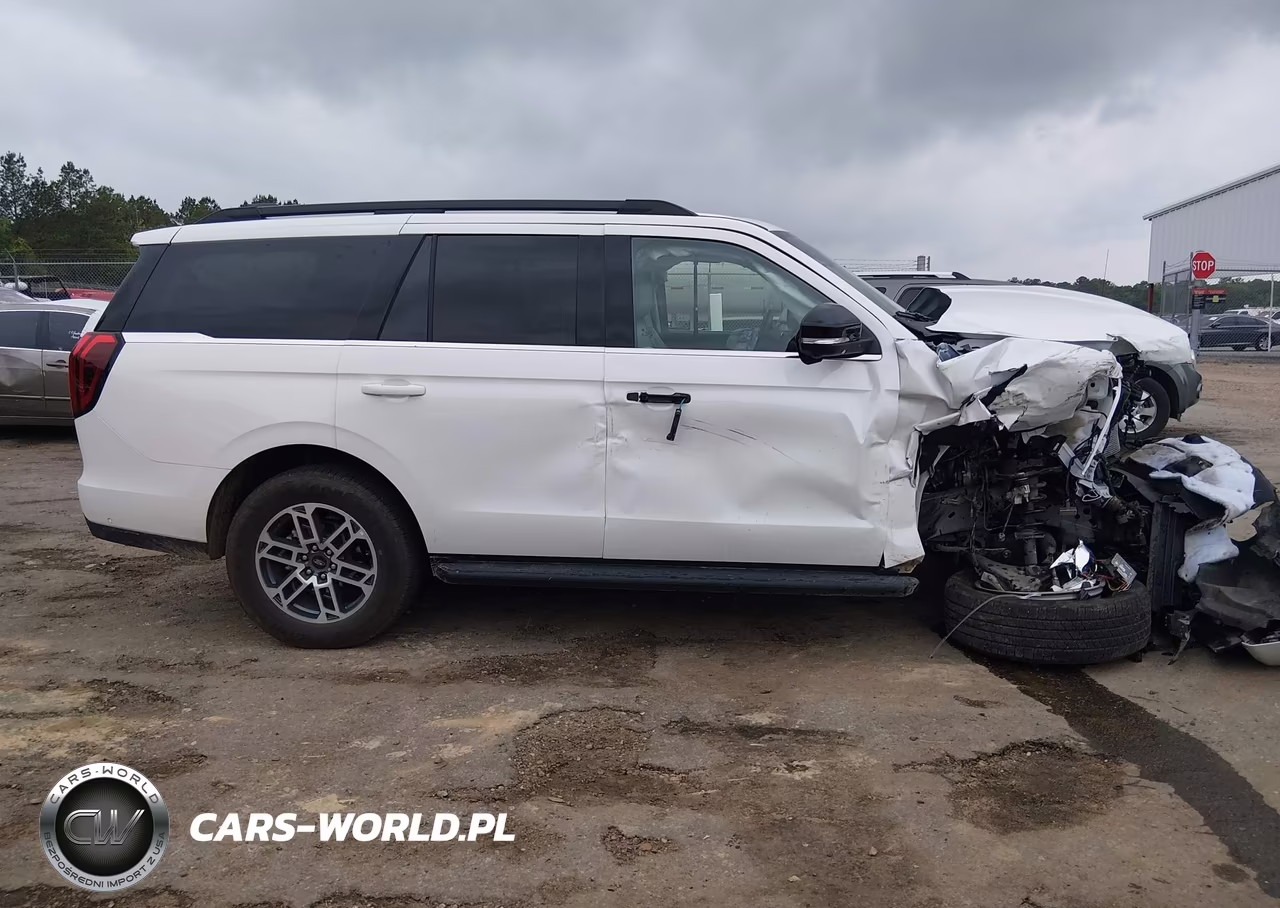 2025 Ford Expedition Active VIN:1FMJU1H8XSEA58482 - 13