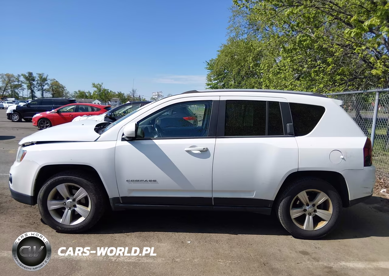 2017 Jeep Compass Latitude 4X4 VIN:1C4NJDEB4HD212201 - 14