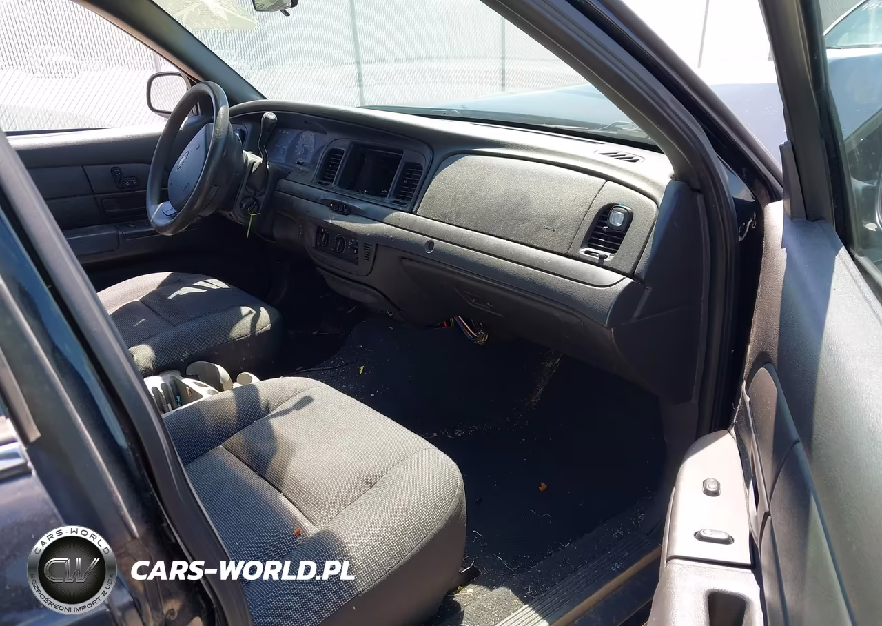 2005 Ford Crown Victoria Police VIN:2FAFP71W45X132713 - 5