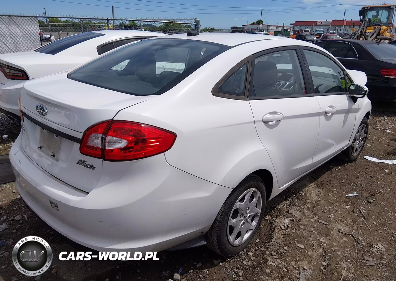 2013 Ford Fiesta Se VIN:3FADP4BJ3DM186409 - 4