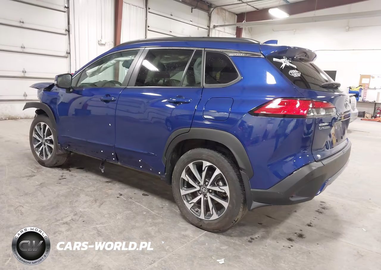 2024 Toyota Corolla Cross Xle VIN:7MUDAABG0RV114336 - 3