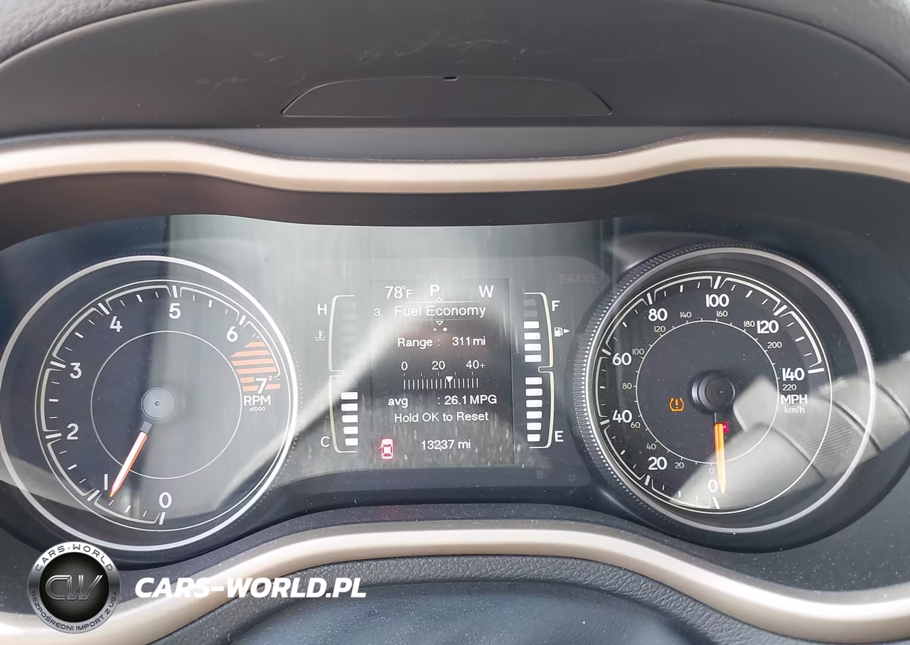 2018 Jeep Cherokee Latitude 4X4 VIN:1C4PJMCB9JD528484 - 7