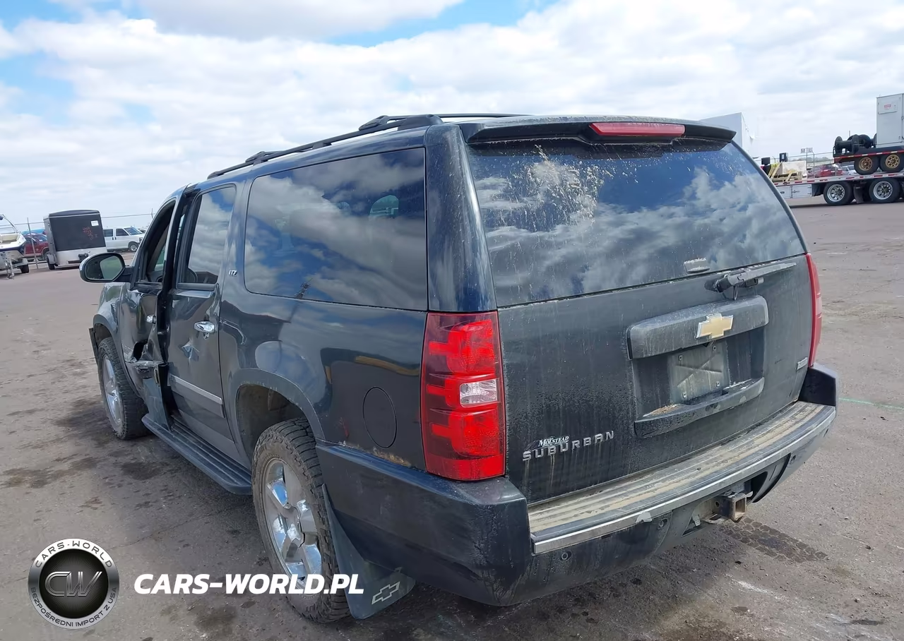 2011 Chevrolet Suburban 1500 Ltz VIN:1GNSKKE36BR145566 - 3