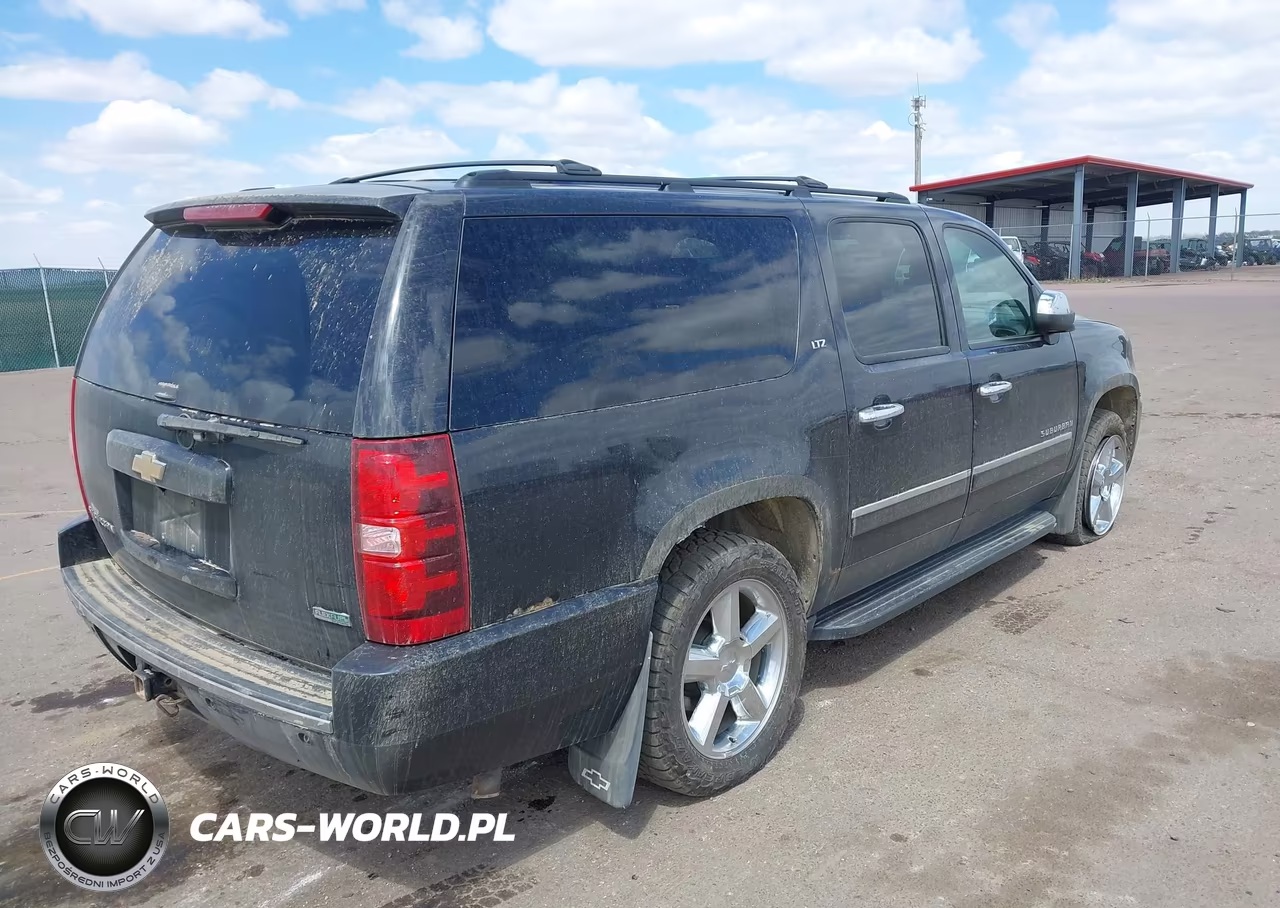 2011 Chevrolet Suburban 1500 Ltz VIN:1GNSKKE36BR145566 - 4