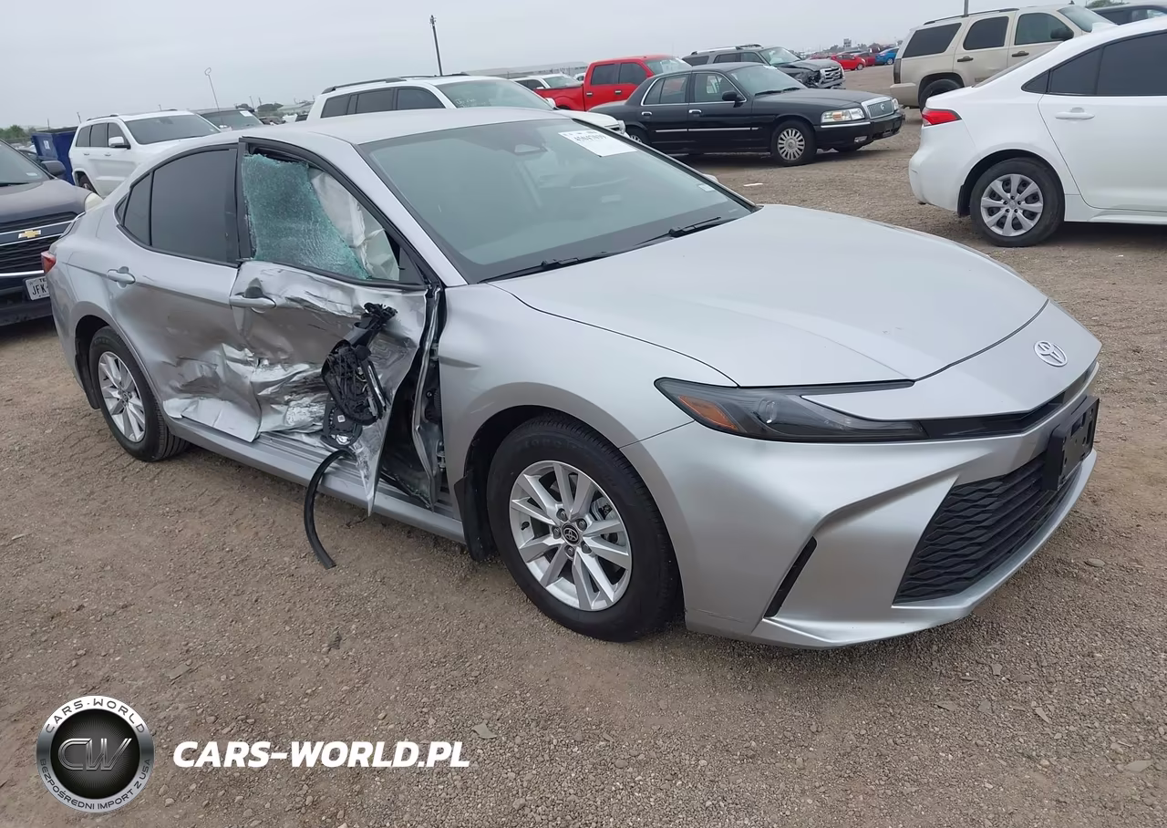 2025 Toyota Camry Le – zdjęcie 1 z 17
