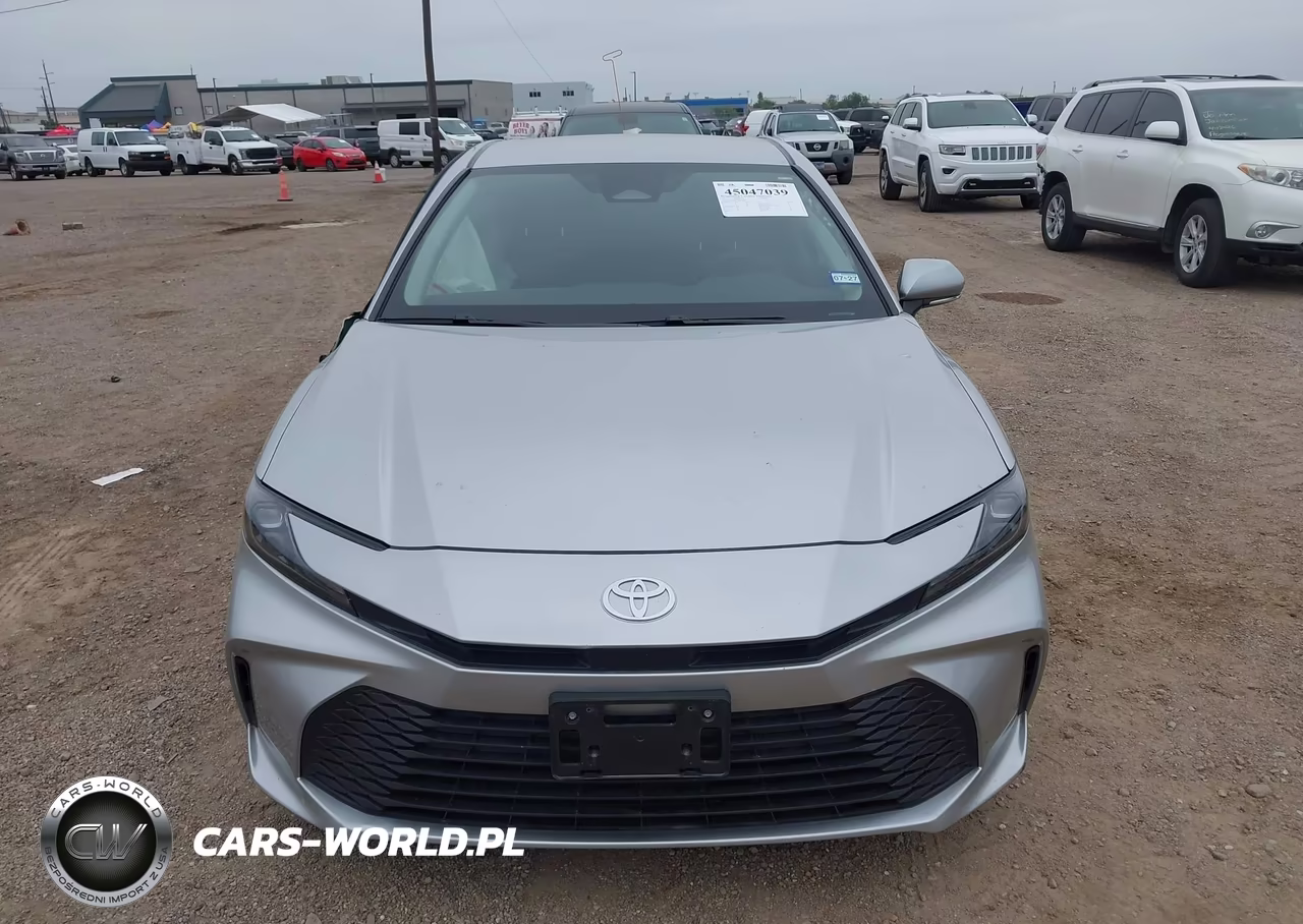 2025 Toyota Camry Le VIN:4T1DAACK5SU618858 - 13