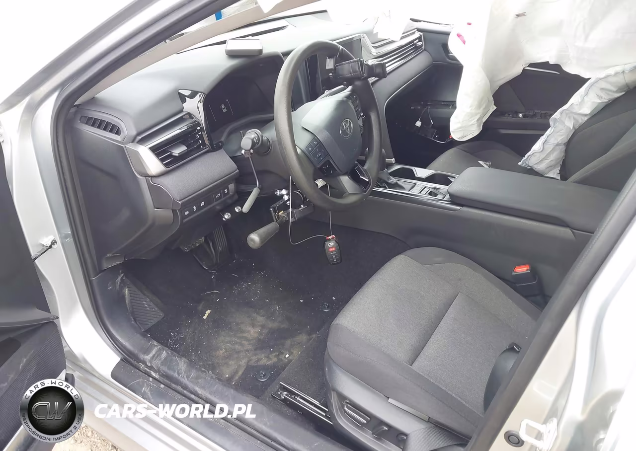 2025 Toyota Camry Le VIN:4T1DAACK5SU618858 - 5