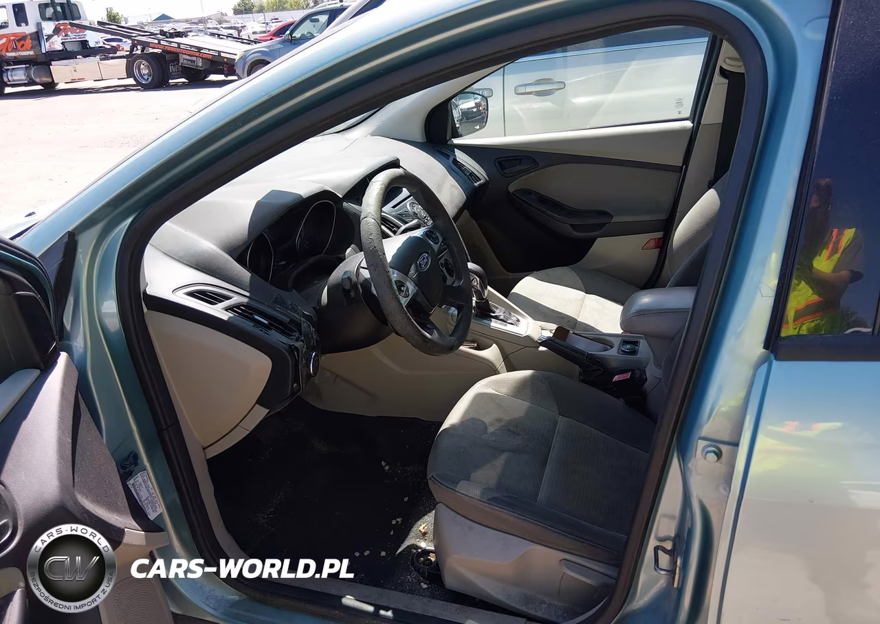 2012 Ford Focus Se VIN:1FAHP3F20CL410072 - 5