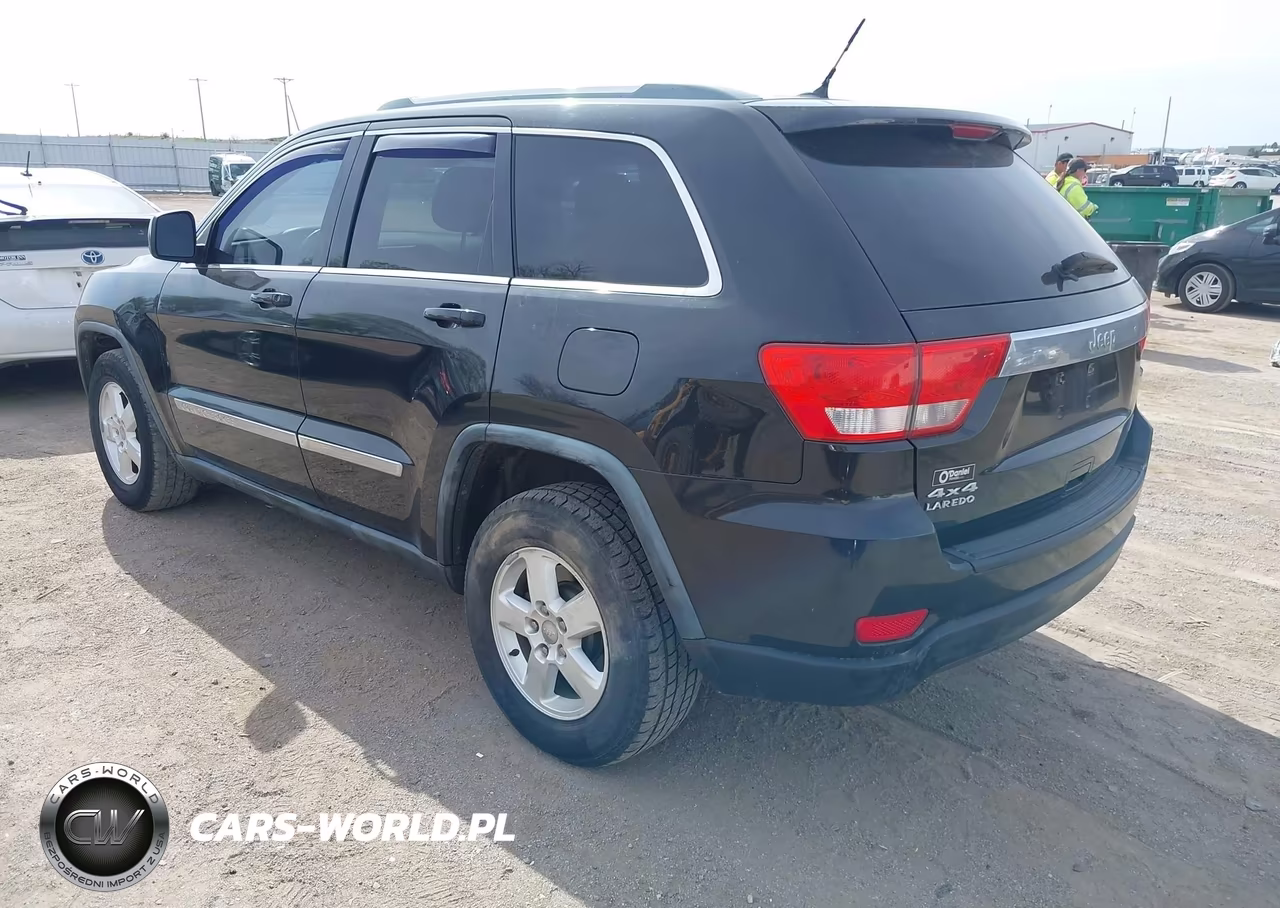 2011 Jeep Grand Cherokee Laredo VIN:1J4RR4GG5BC585399 - 3