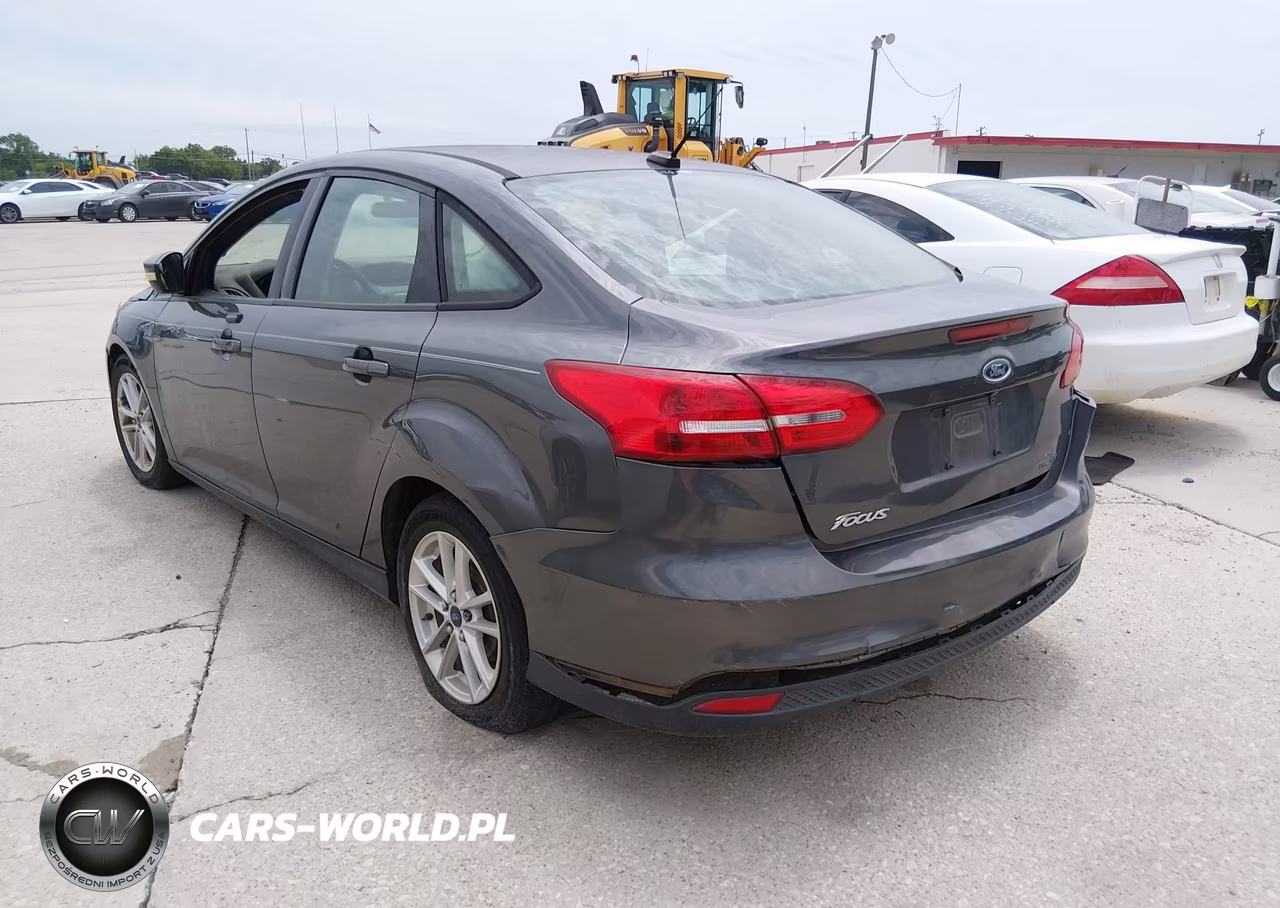 2016 Ford Focus Se VIN:1FADP3F24GL208727 - 3