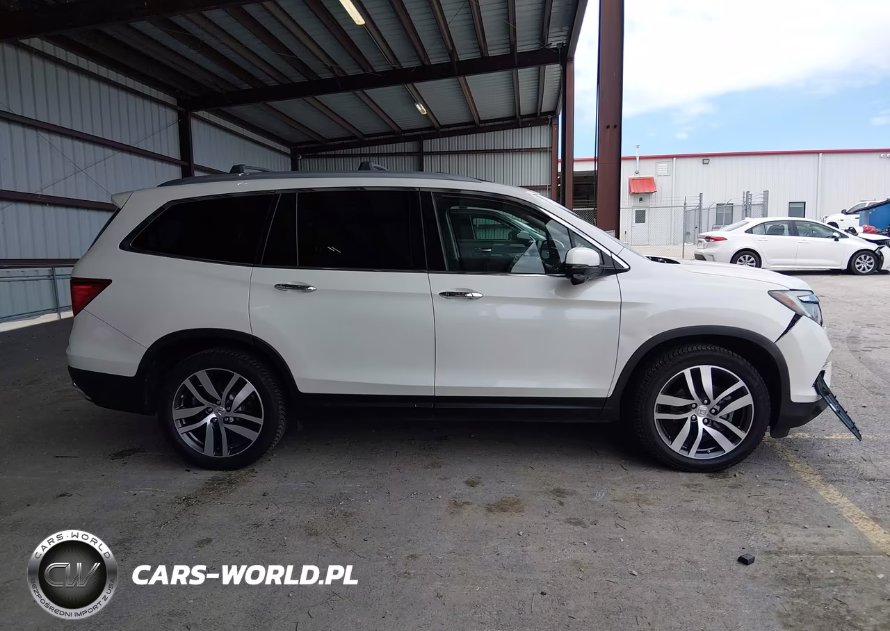 2016 Honda Pilot Touring VIN:5FNYF6H97GB101135 - 14