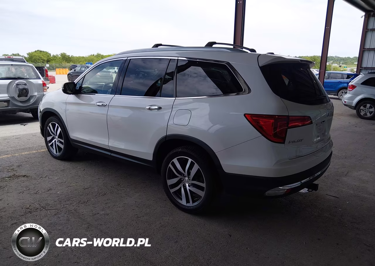 2016 Honda Pilot Touring VIN:5FNYF6H97GB101135 - 3