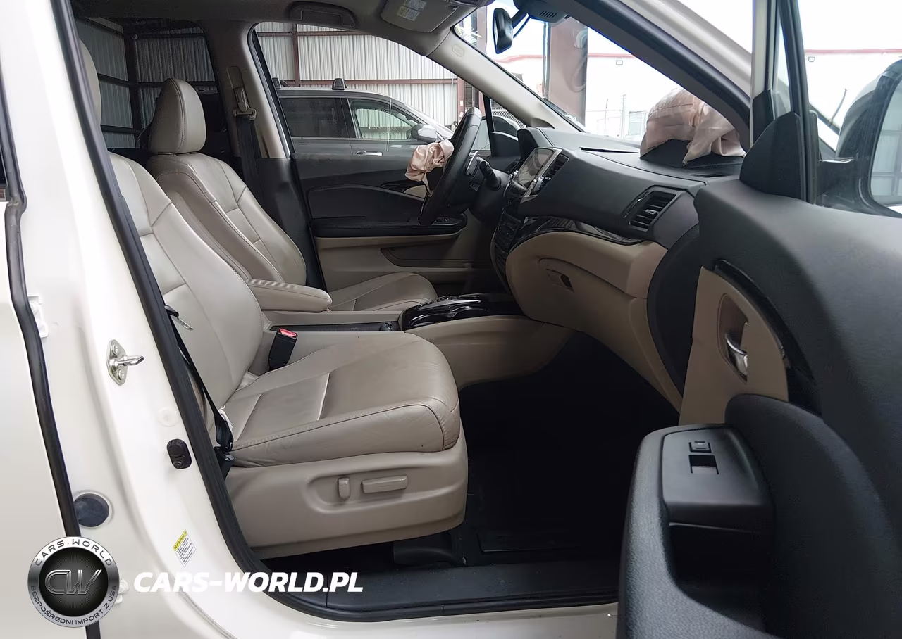 2016 Honda Pilot Touring VIN:5FNYF6H97GB101135 - 5