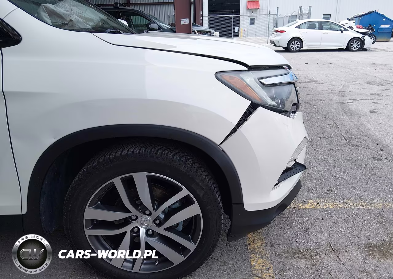 2016 Honda Pilot Touring VIN:5FNYF6H97GB101135 - 6