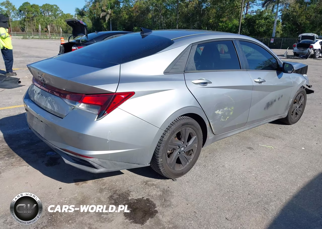 2021 Hyundai Elantra Sel VIN:5NPLM4AG3MH035886 - 4