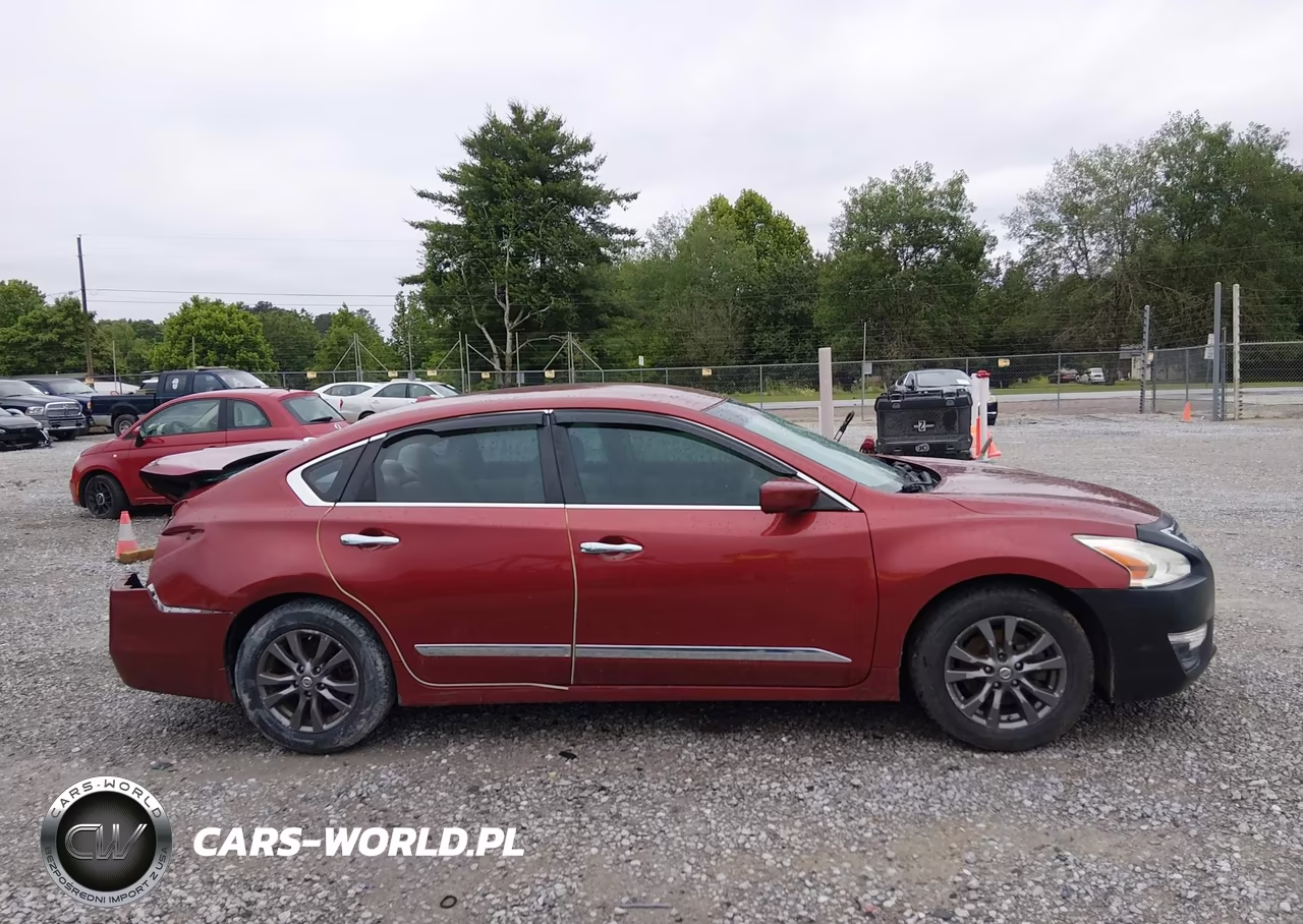 2015 Nissan Altima 2.5 S VIN:1N4AL3AP3FN916486 - 13