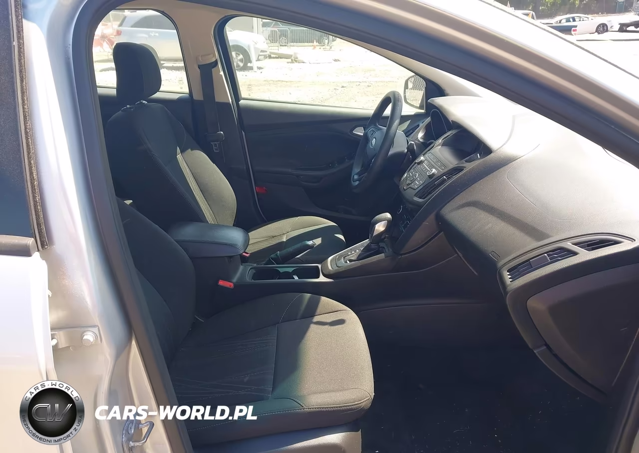 2018 Ford Focus Se VIN:1FADP3FE6JL243173 - 5