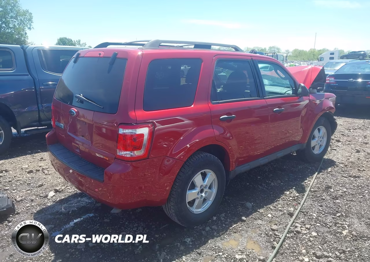 2010 Ford Escape Xlt VIN:1FMCU0D77AKC87766 - 4