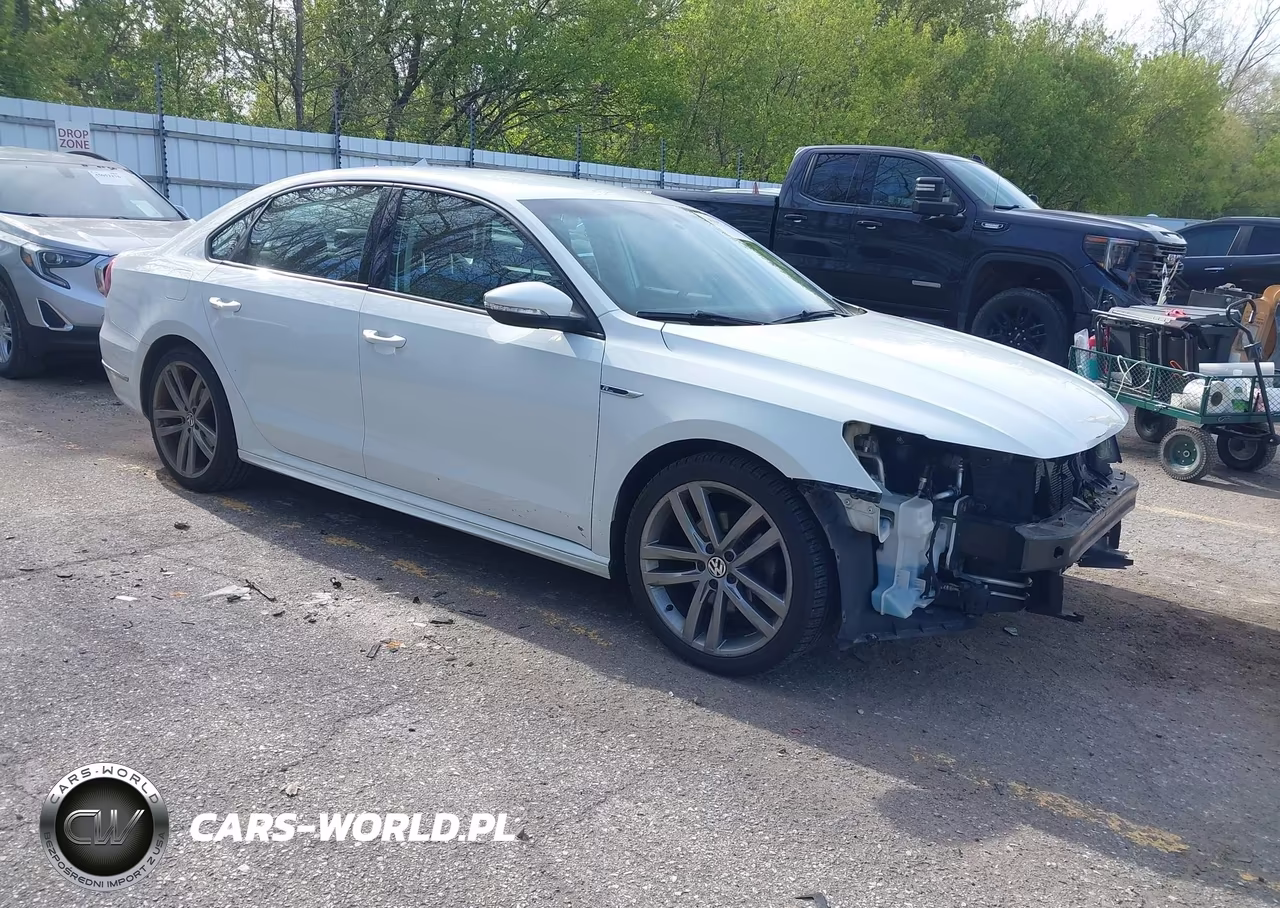 2018 Volkswagen Passat 2.0T R-Line-2.0T S – zdjęcie 1 z 17