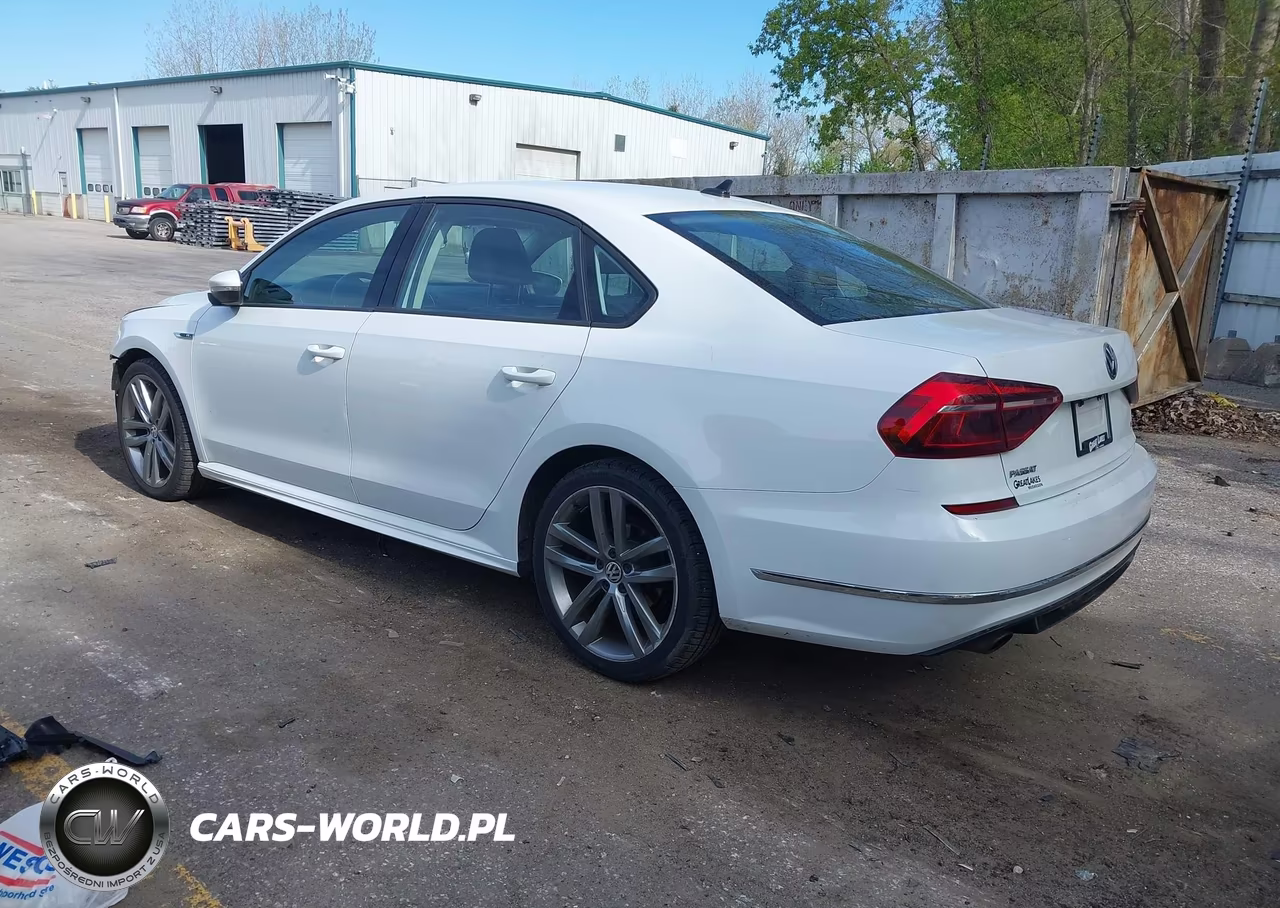 2018 Volkswagen Passat 2.0T R-Line-2.0T S VIN:1VWAA7A31JC048624 - 3