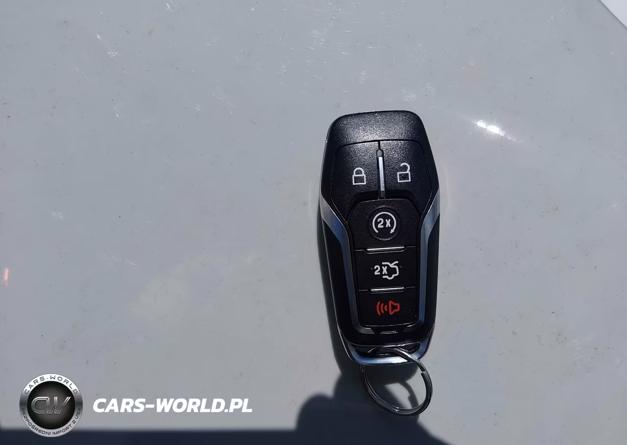 2015 Ford Mustang V6 VIN:1FA6P8AM9F5402221 - 11