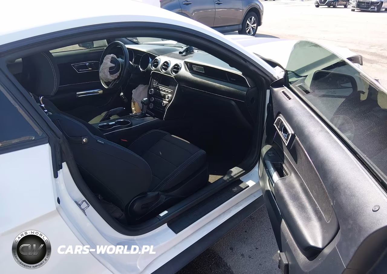 2015 Ford Mustang V6 VIN:1FA6P8AM9F5402221 - 5