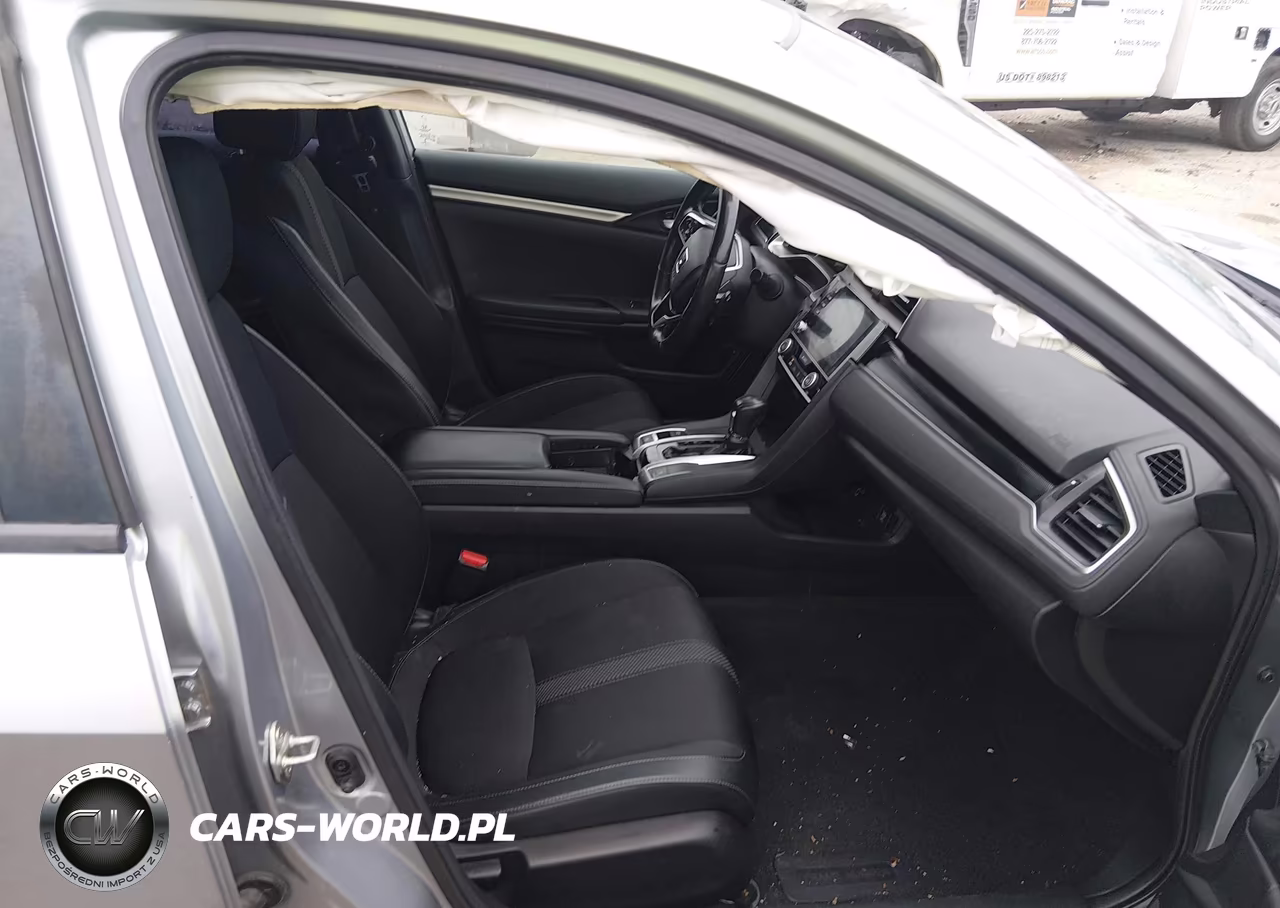 2019 Honda Civic Sport VIN:2HGFC2F82KH556093 - 5