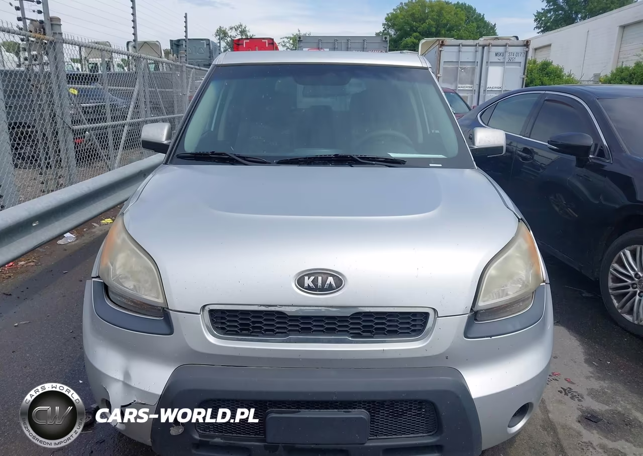 2011 Kia Soul + VIN:KNDJT2A27B7335855 - 12