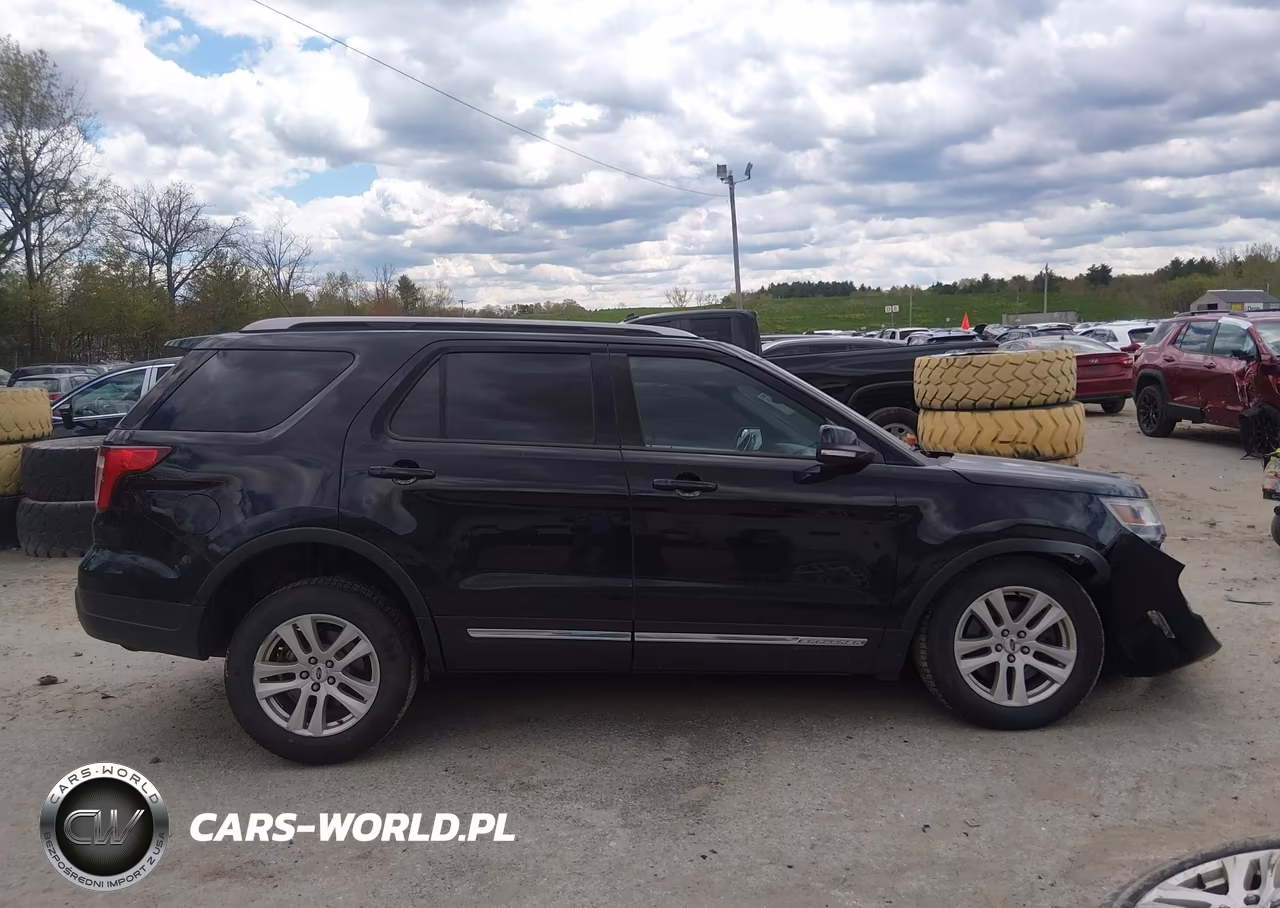 2018 Ford Explorer Xlt VIN:1FM5K8D81JGB11661 - 14