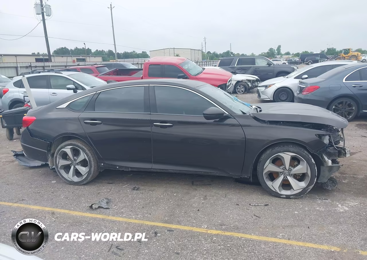 2018 Honda Accord Touring VIN:1HGCV1F96JA030482 - 13