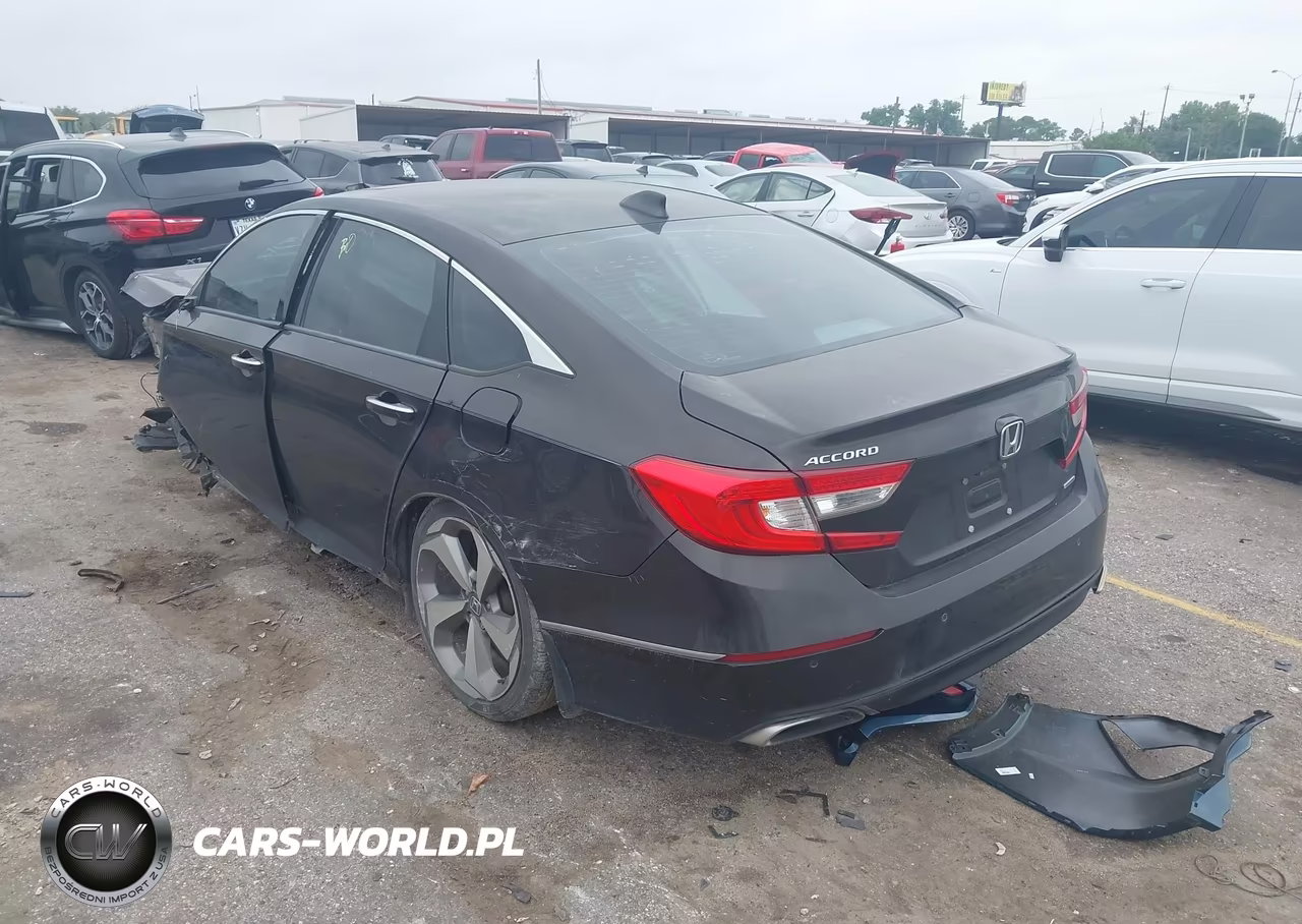 2018 Honda Accord Touring VIN:1HGCV1F96JA030482 - 3
