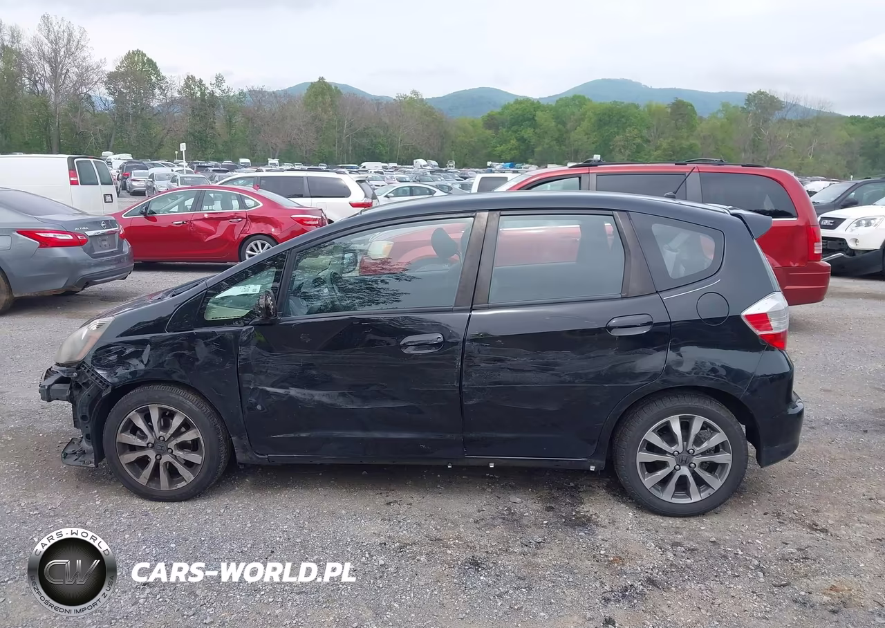 2012 Honda Fit Sport VIN:JHMGE8H59CC011854 - 15