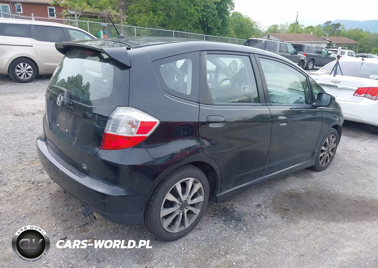 2012 Honda Fit Sport VIN:JHMGE8H59CC011854 - 4