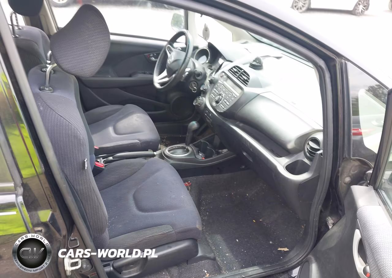 2012 Honda Fit Sport VIN:JHMGE8H59CC011854 - 5