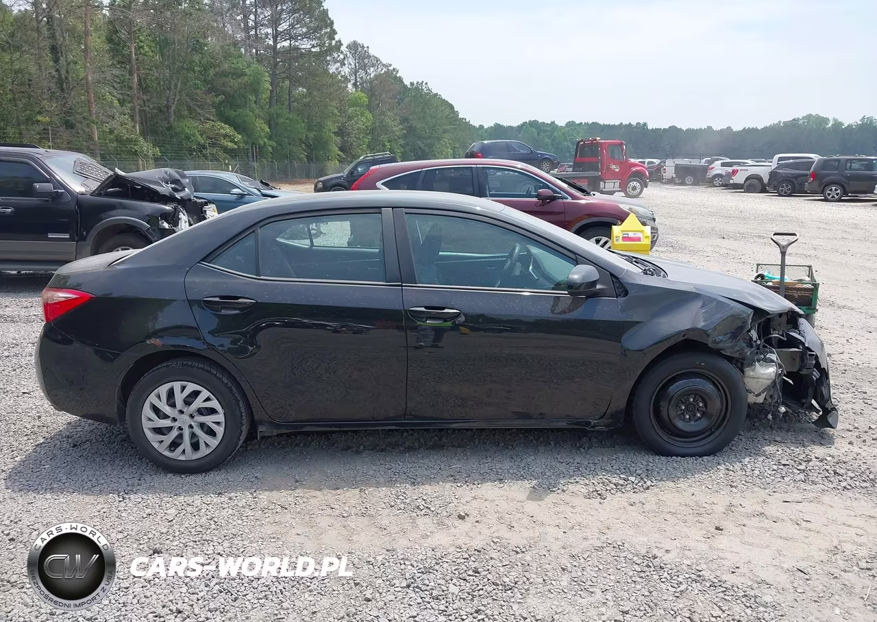 2019 Toyota Corolla Le VIN:5YFBURHE1KP941192 - 13
