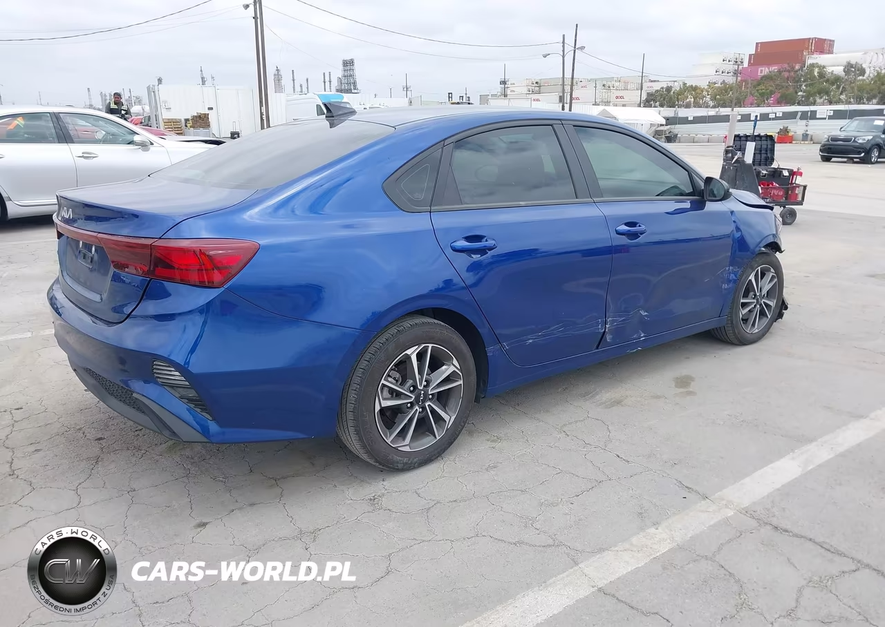 2023 Kia Forte Lxs VIN:3KPF24AD6PE668271 - 4