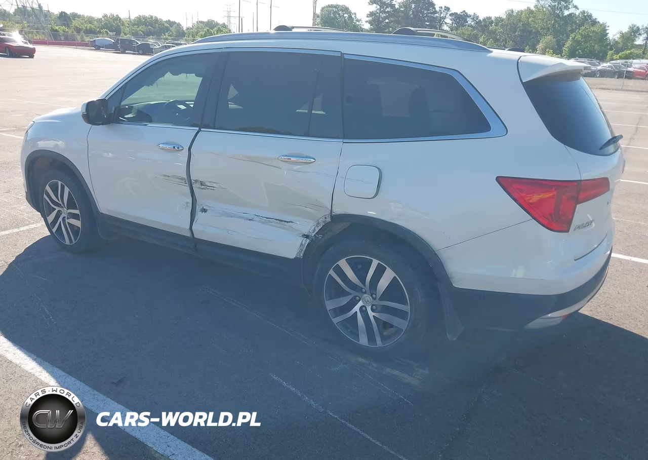2017 Honda Pilot Touring VIN:5FNYF5H90HB037919 - 3