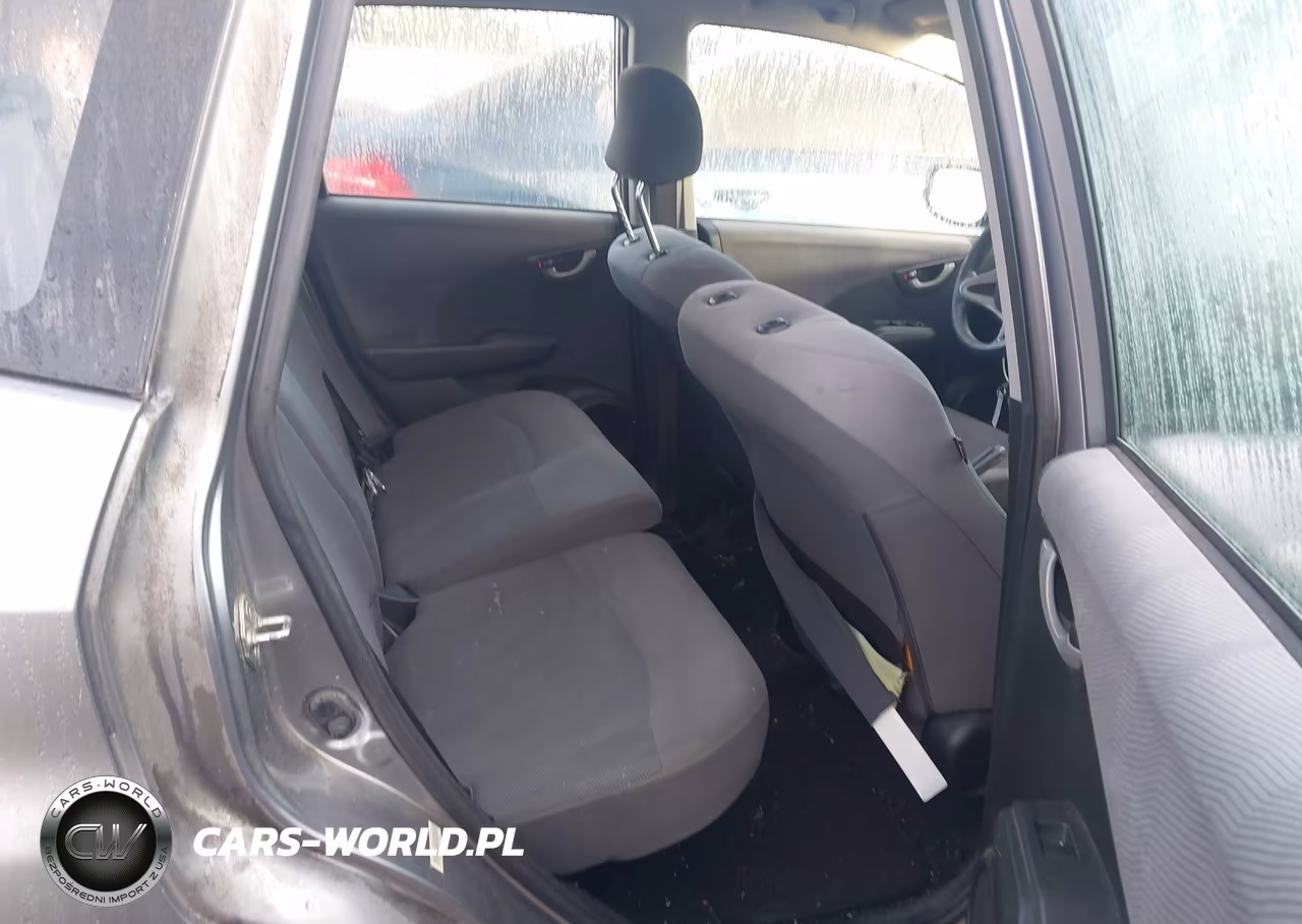 2010 Honda Fit VIN:JHMGE8G22AC035384 - 8