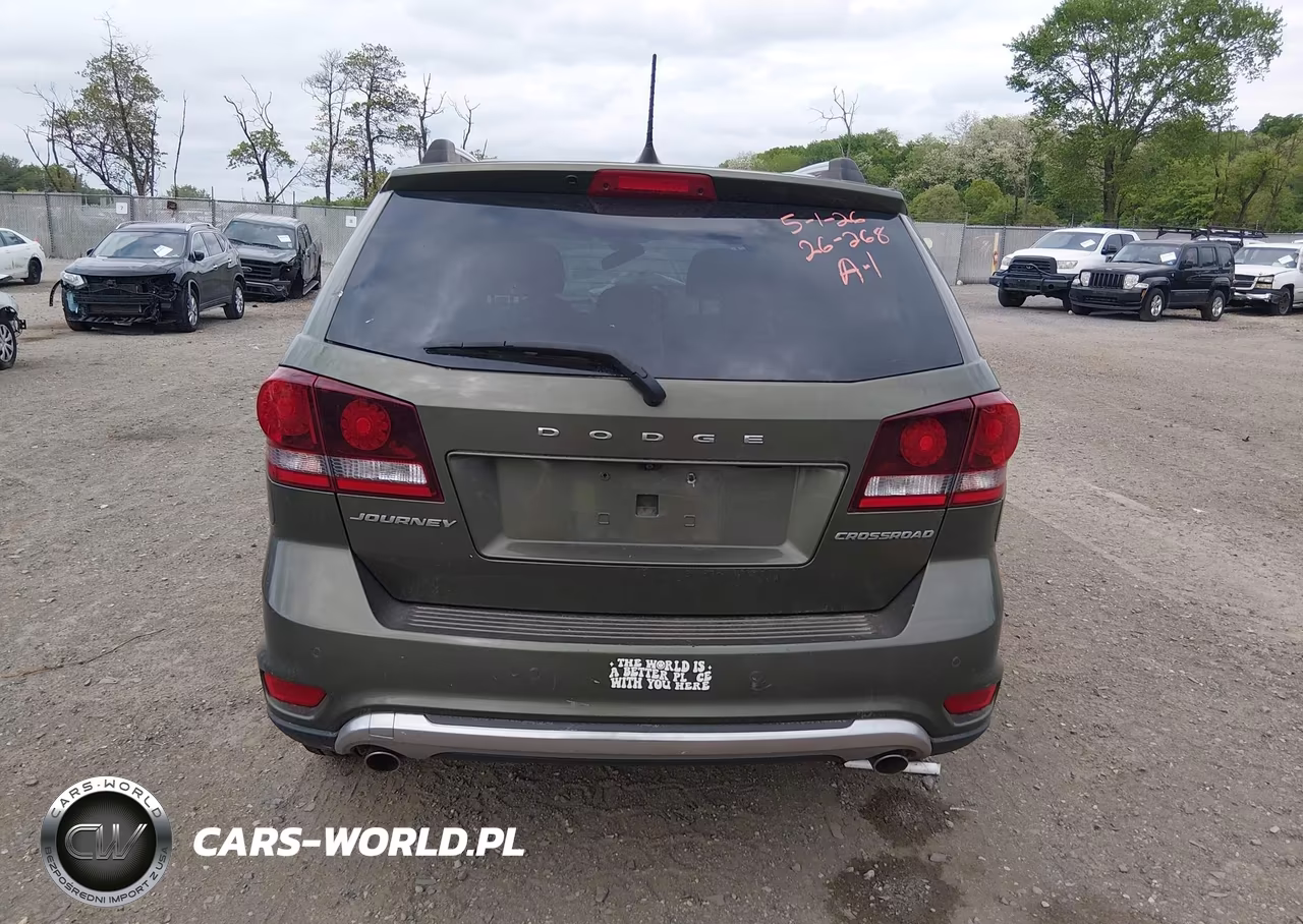 2018 Dodge Journey Crossroad VIN:3C4PDCGG3JT447899 - 17