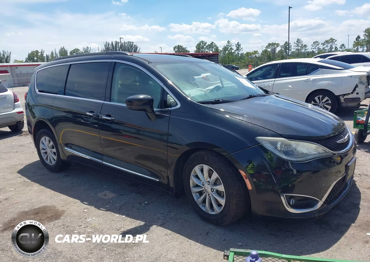 2017 Chrysler Pacifica Touring-L – zdjęcie 1 z 15