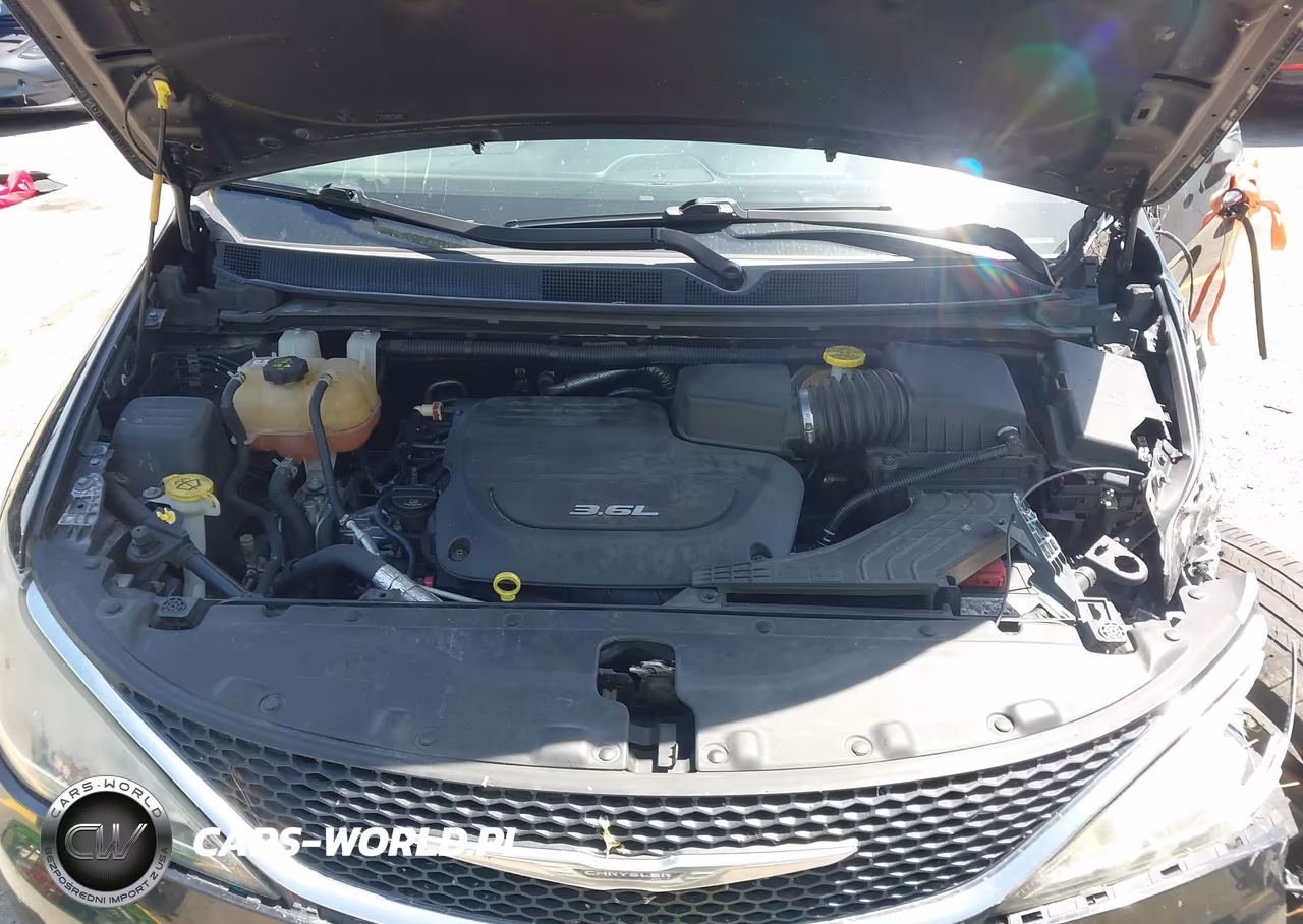 2017 Chrysler Pacifica Touring-L VIN:2C4RC1BG5HR516399 - 10