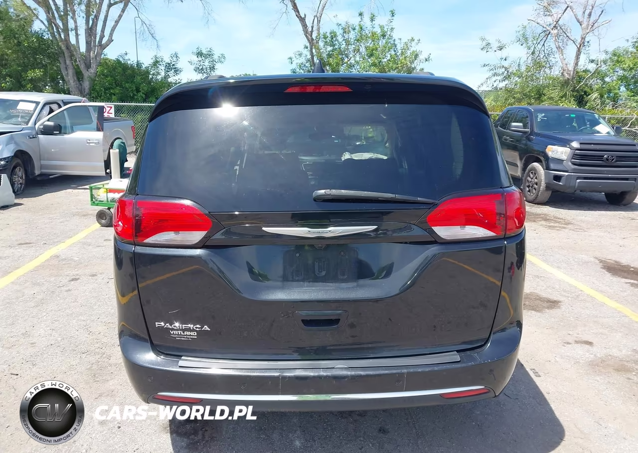 2017 Chrysler Pacifica Touring-L VIN:2C4RC1BG5HR516399 - 15