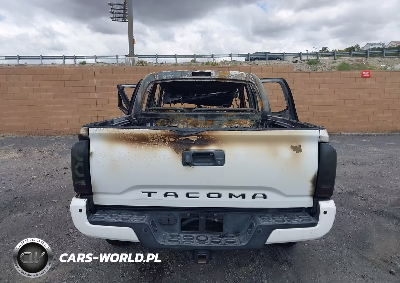 2018 Toyota Tacoma Trd Off Road VIN:3TMCZ5AN5JM180519 - 16