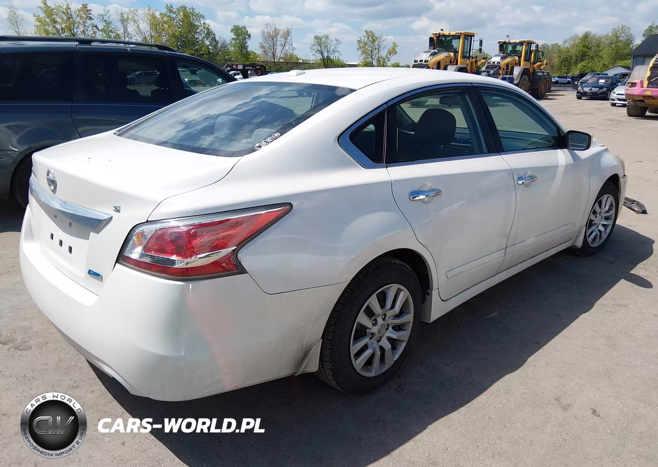 2014 Nissan Altima 2.5 S VIN:1N4AL3AP5EC421720 - 4