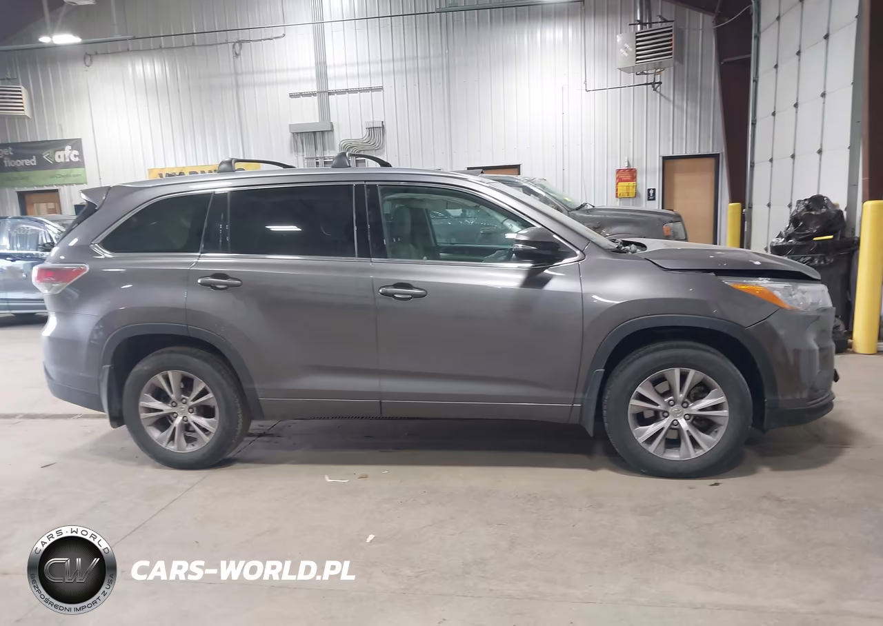 2015 Toyota Highlander Xle V6 VIN:5TDJKRFH9FS166877 - 13