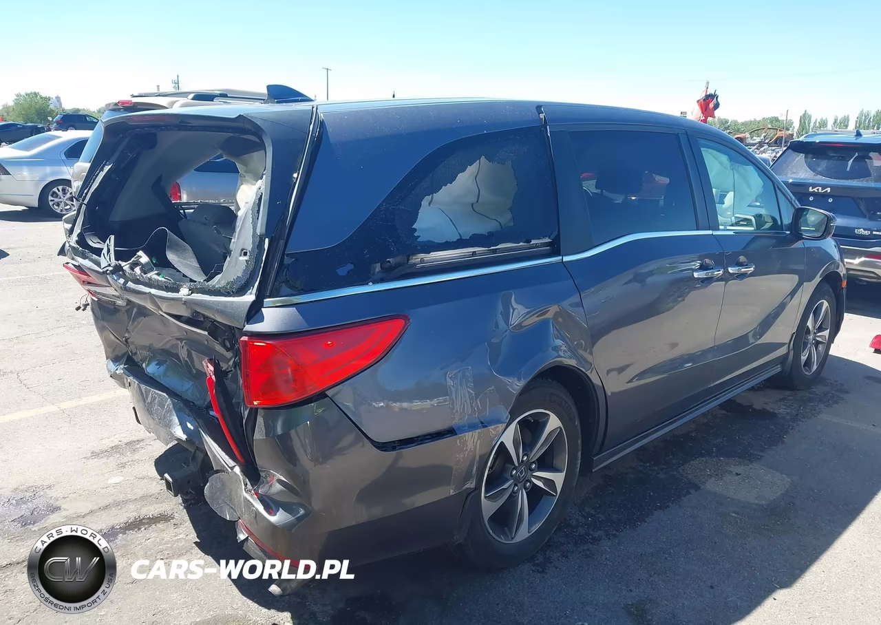 2019 Honda Odyssey Touring VIN:5FNRL6H86KB037361 - 4