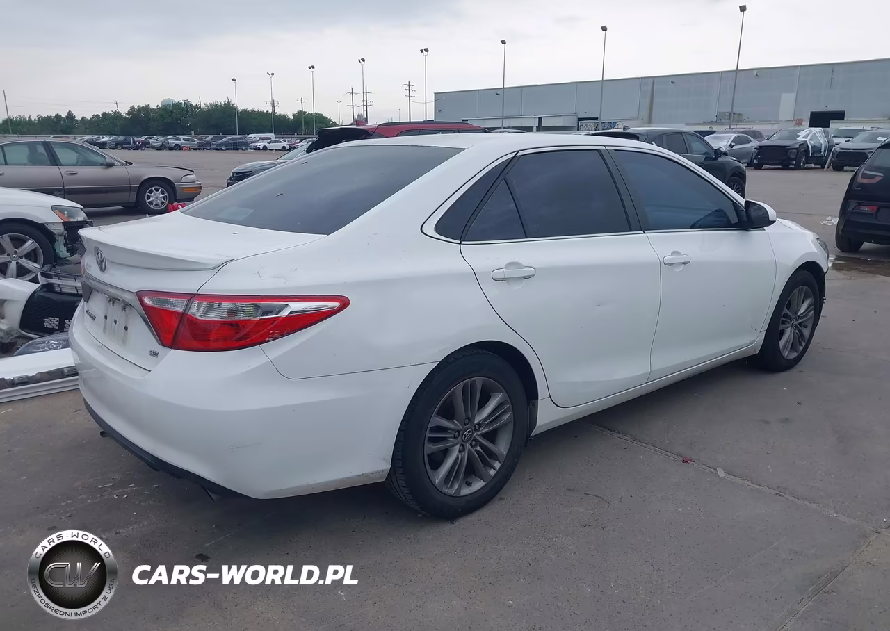 2017 Toyota Camry Se VIN:4T1BF1FK5HU310960 - 4