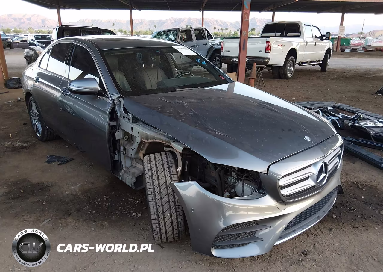 2017 Mercedes-Benz E 300 – zdjęcie 1 z 17
