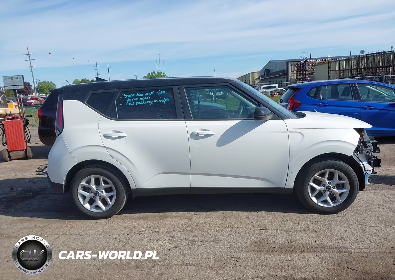2025 Kia Soul S VIN:KNDJ23AU9S7267343 - 14