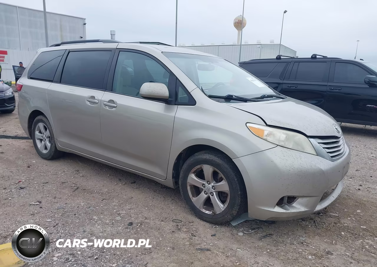 2015 Toyota Sienna Le 8 Passenger – zdjęcie 1 z 16